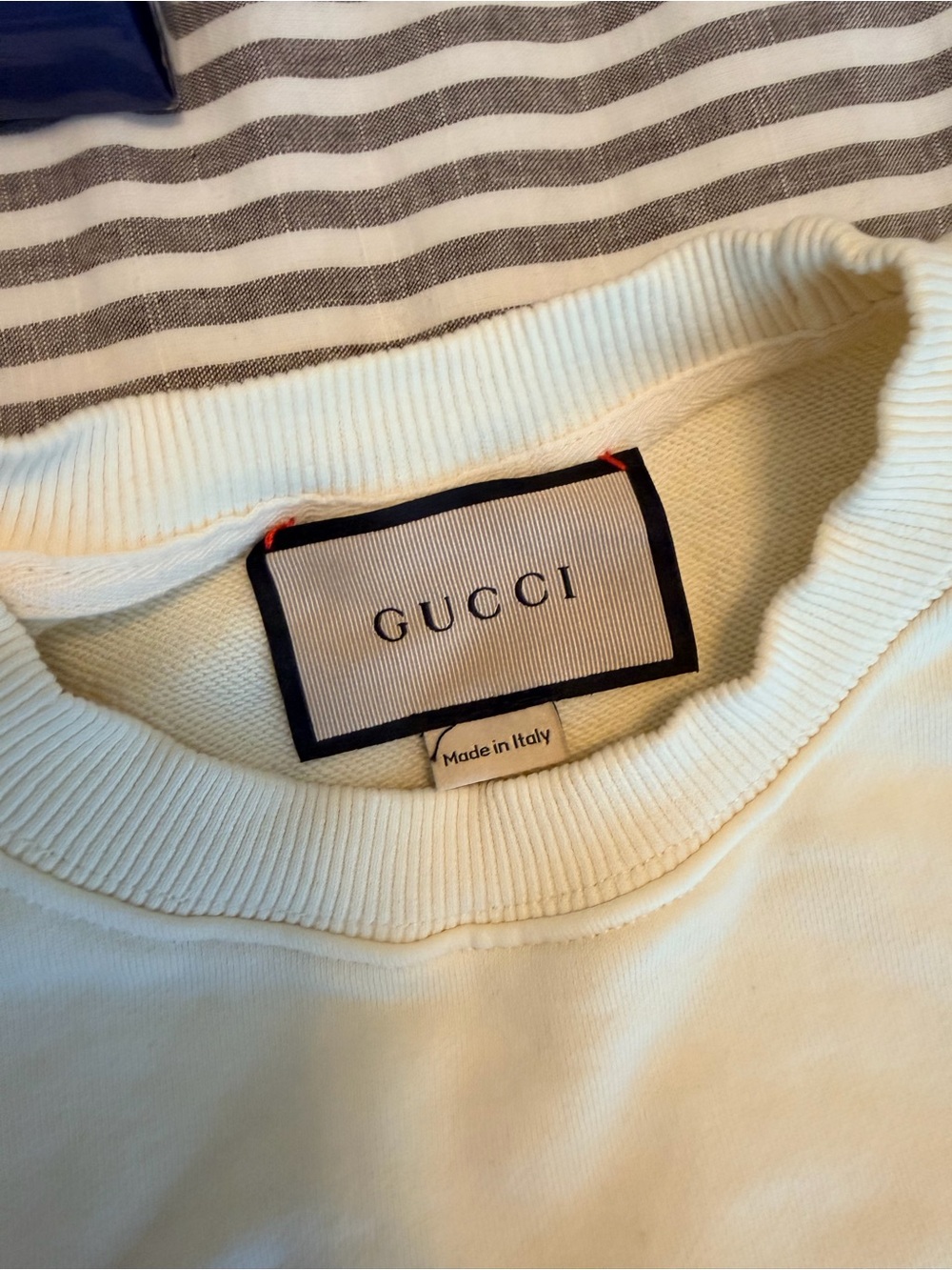 Gucci Cream Crewneck Sweatshirt with Signature Label - Picture 3 of 7